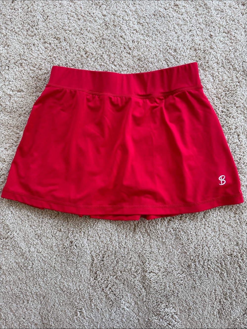 Sofibella red women’s tennis skirt with built in shorts. Sz XS
